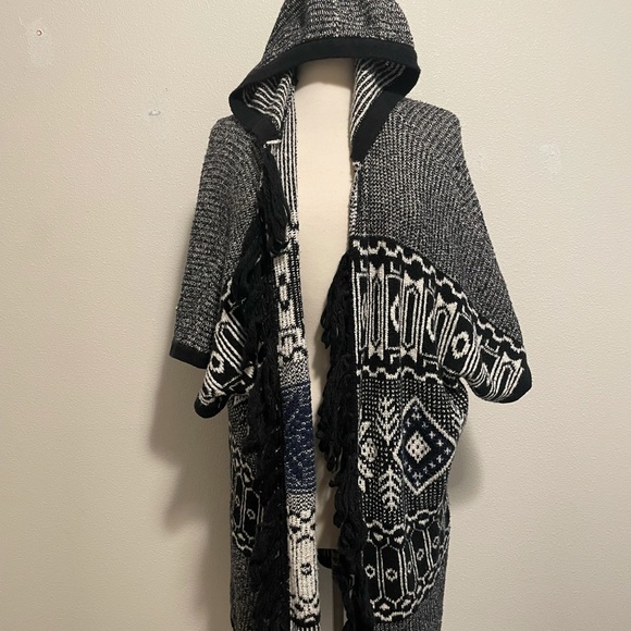 American Eagle open front Poncho Sweater one Size Grey fringe western soft - Picture 1 of 8